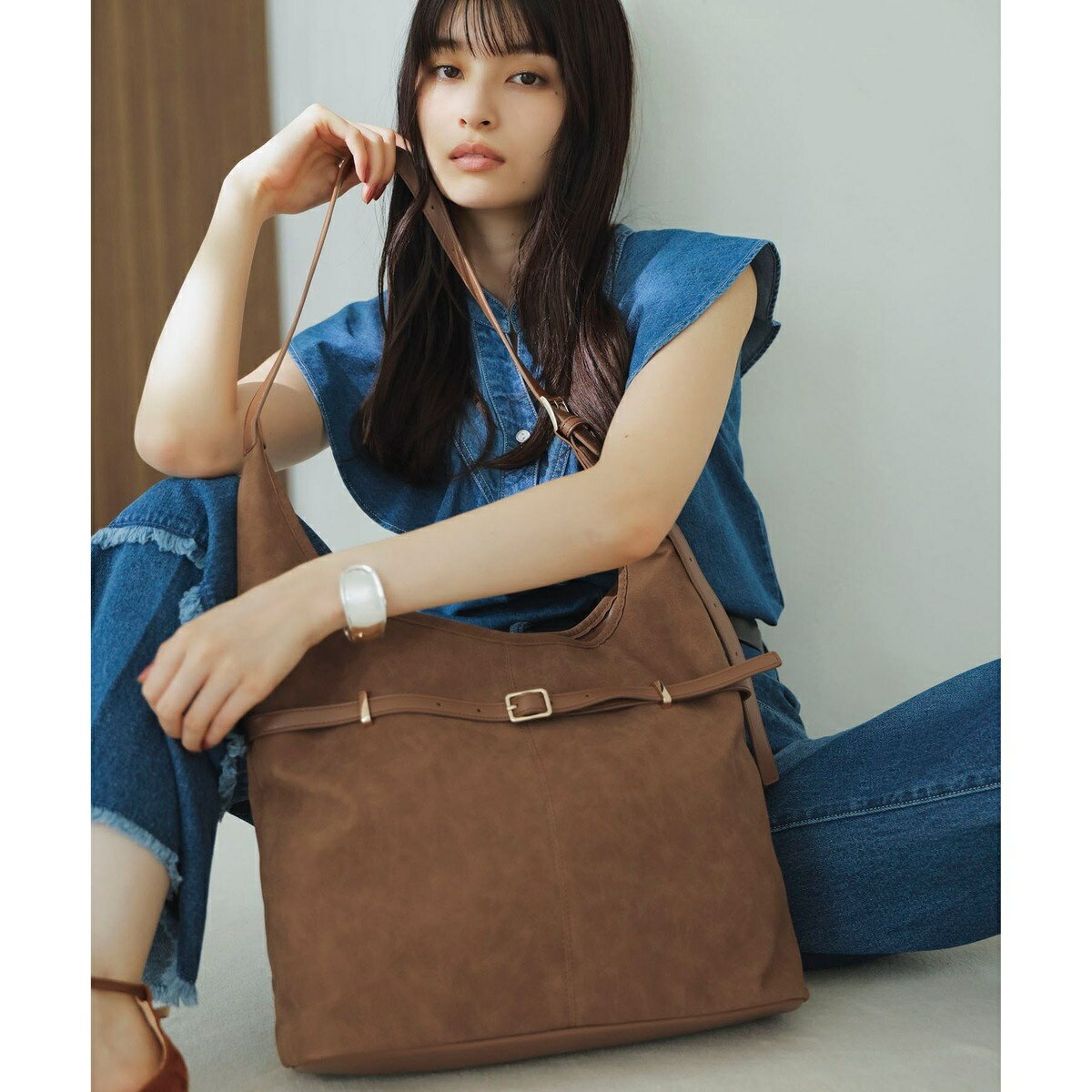 【A4収納】フロントベルトソフトショルダーバッグ／ビス（VIS）