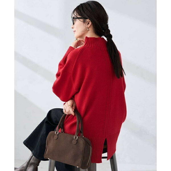 【洗える/静電気が起きにくい/雑誌InRed(宝島社)12月号掲載】バックスリットニット／アー・ヴェ・ヴェ..