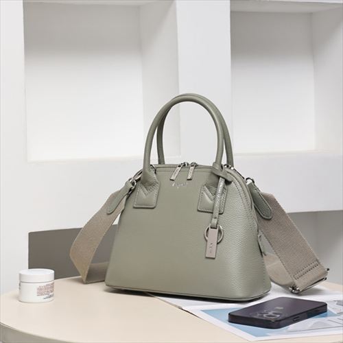 牛革 ミニボストンバッグ／アングリッド（Ungrid）