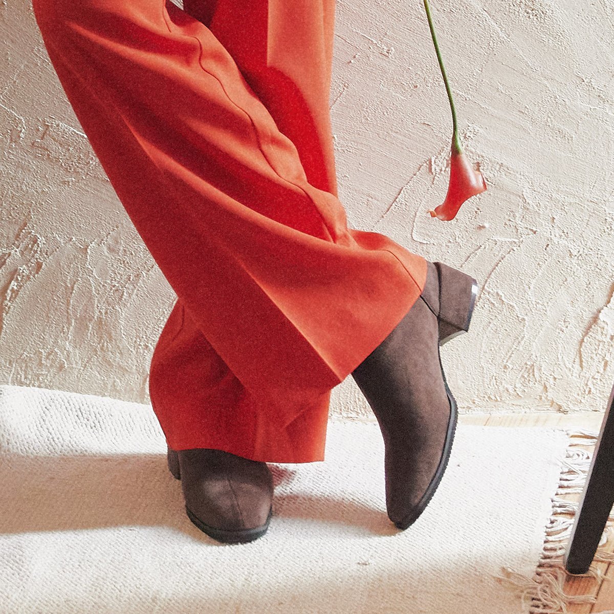 25秋冬新作◆PARADIS COULEUR4.5cmヒールスクエアトウバックジップストレッチブーツ／パラディクルール（PARADIS COULEUR）