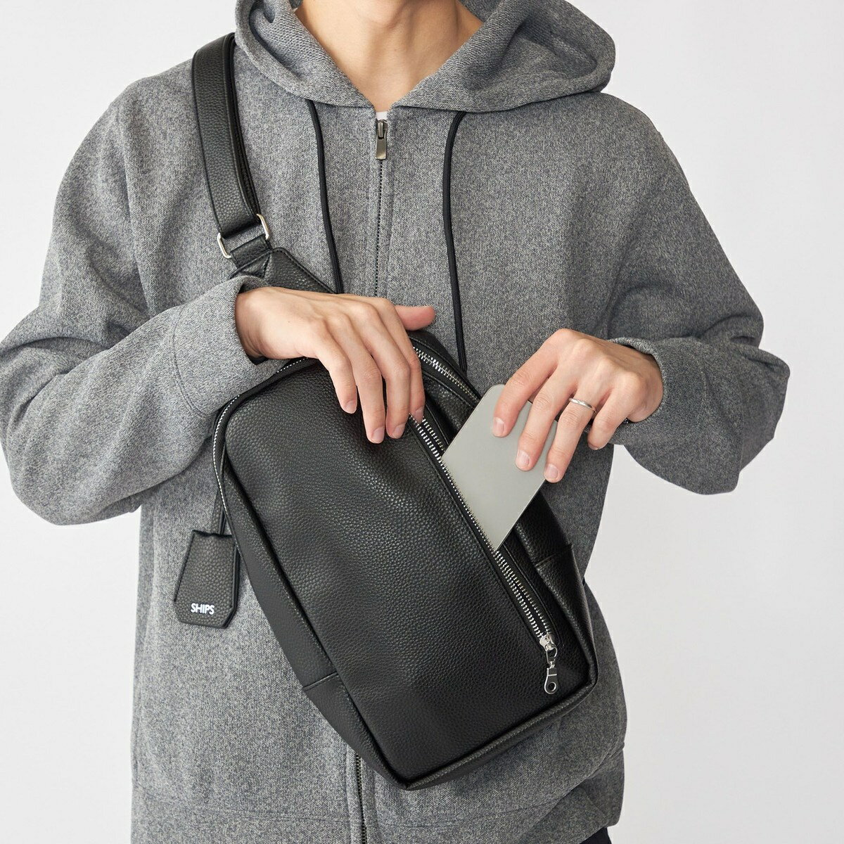 【WEB限定】SHIPS: 合成皮革 ワンショルダー バッグ／シップス（SHIPS）