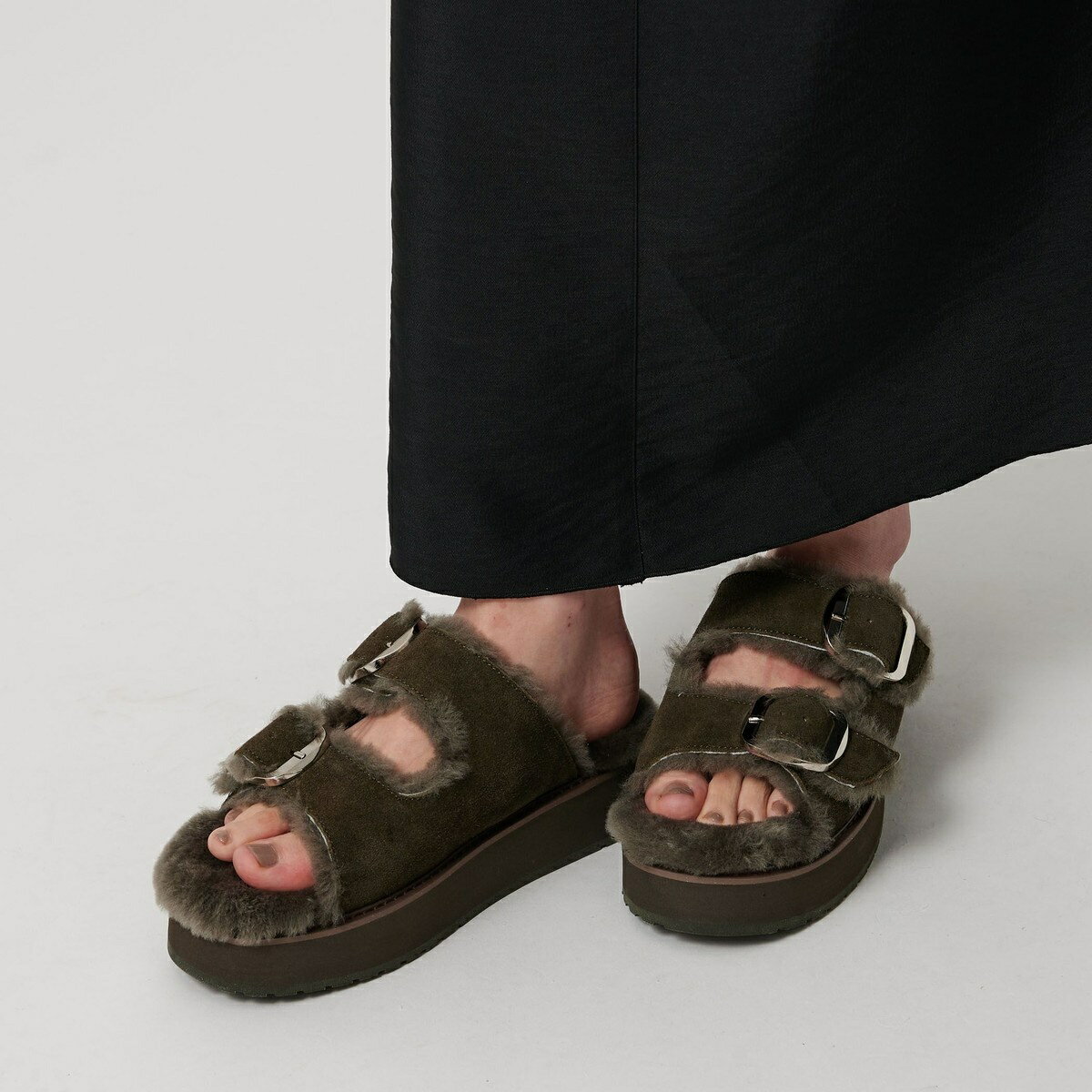 【別注】＜EMU Australia＞ムートン バックル サンダル／ビューティー＆ユース ユナイテッドアローズ（BEAUTY＆YOUTH）のサムネイル