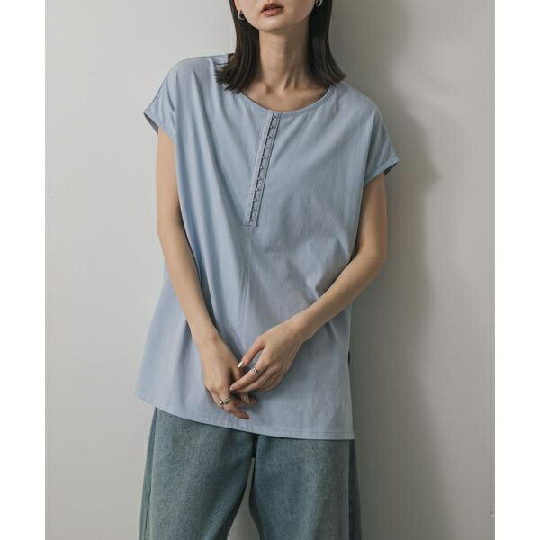 フロントホックフレンチスリーブカットトップ／センスオブプレイスバイアーバンリサーチ（SENSE OF PLACE）