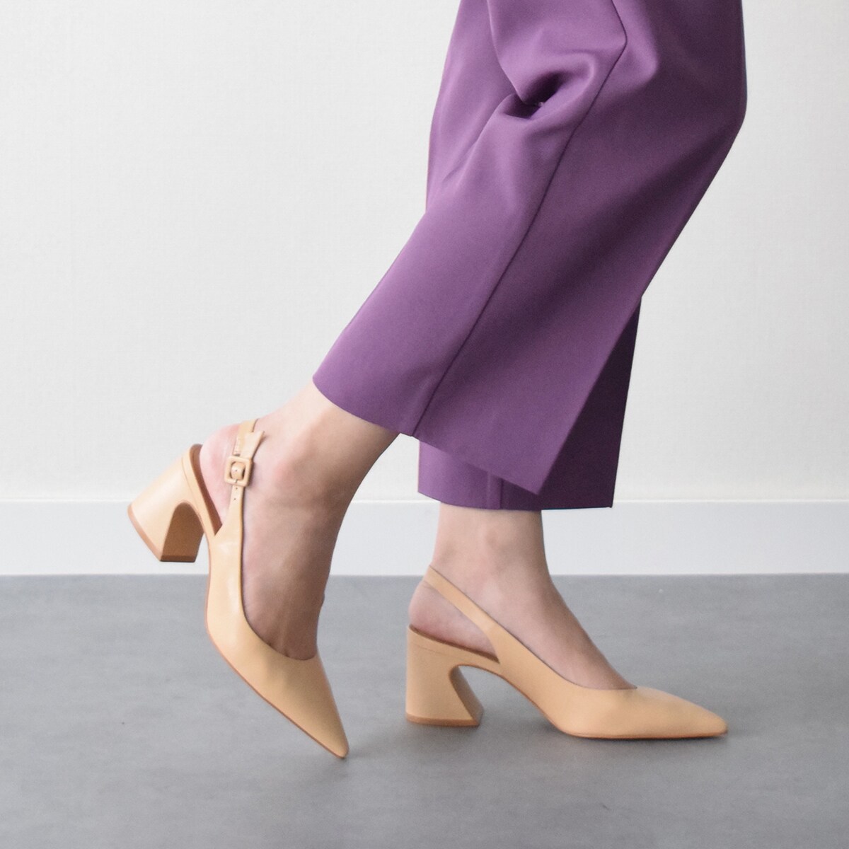 CARRANO◆6cmヒール◆ポインテッドバックストラップパンプス／カラーノ（CARRANO）