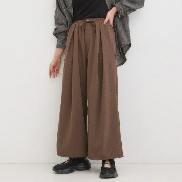 【2WAYS-LL】シルエット変化を楽しめる ドロスト ワイドカーブパンツ／キューティーブロンド（Cutie Blonde）