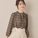 【大人可愛い・パール取り外し・通勤】・タックタイチェック柄ブラウス/クチュールブローチ(Couture Brooch)
