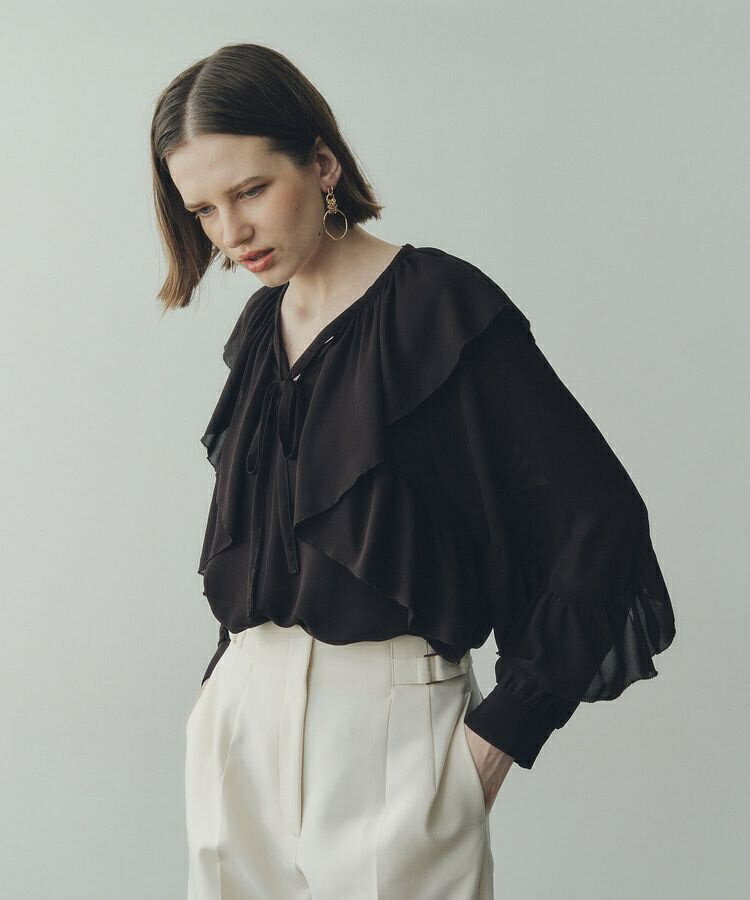 シアーラッフルブラウス／イェッカ ヴェッカ（YECCA VECCA）