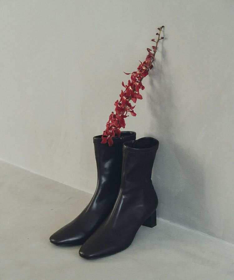 ストレッチミドルブーツ／イェッカ ヴェッカ（YECCA VECCA）