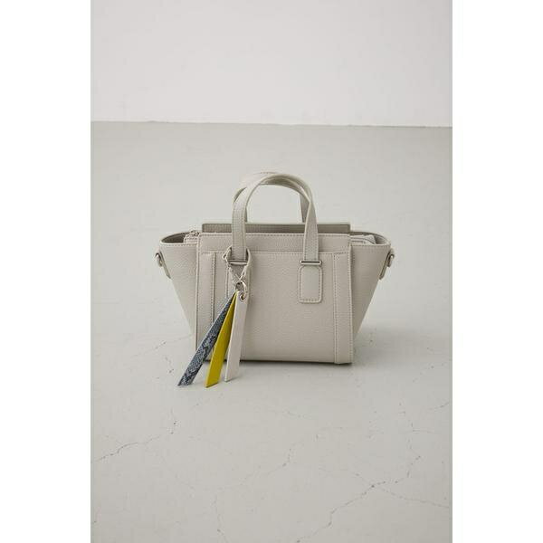 チャームセットトラペイズドバッグ／アズールバイマウジー（AZUL BY MOUSSY）