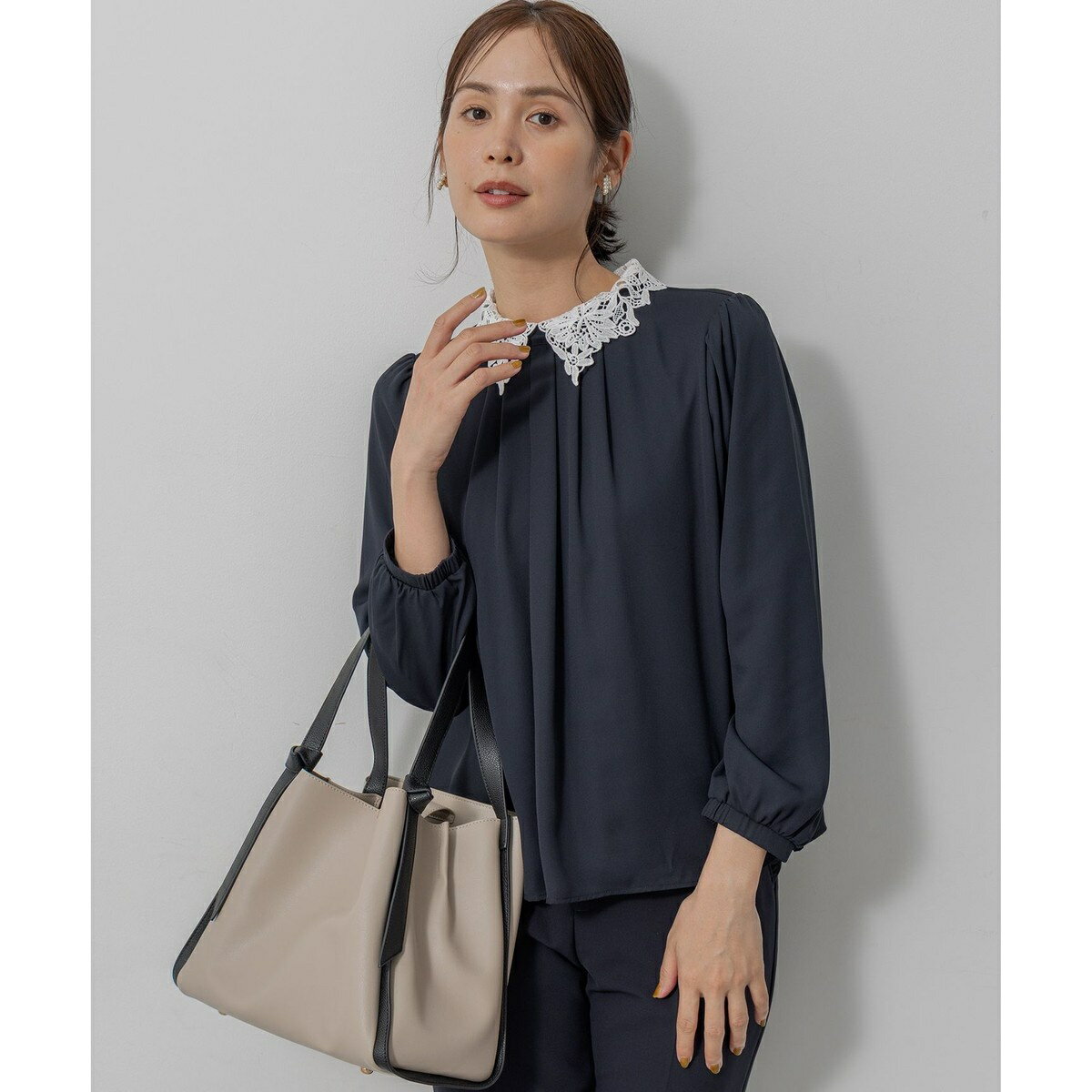 【WEB限定・2WAY】ジョーゼットシフォンレース襟 ブラウス／組曲（KUMIKYOKU）