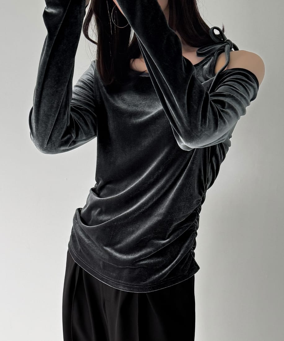 アシメ肩リボンベロアトップス／ジュノア（JUNOAH）