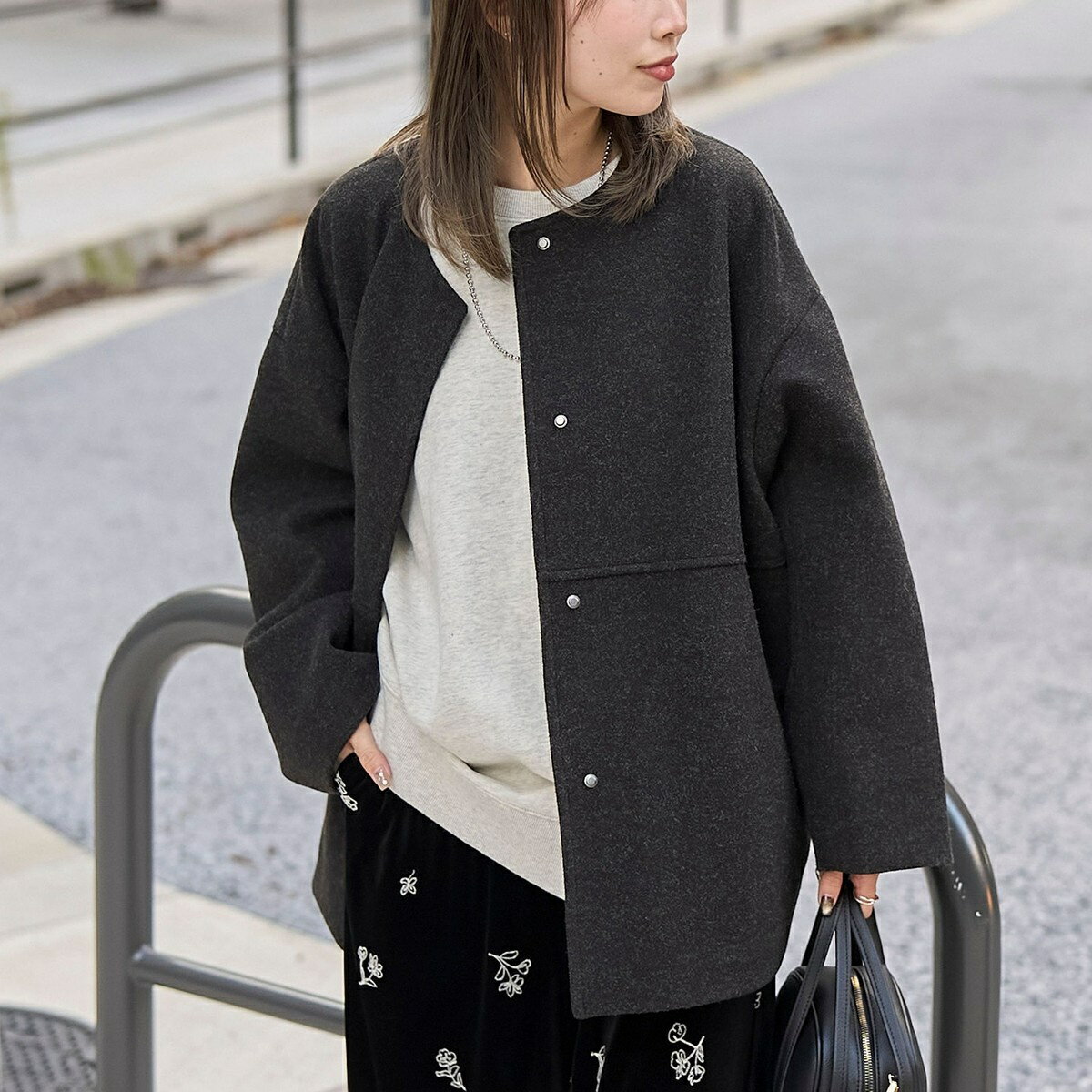 ライトメルトン ノーカラーミドルコート／コーエン（coen）