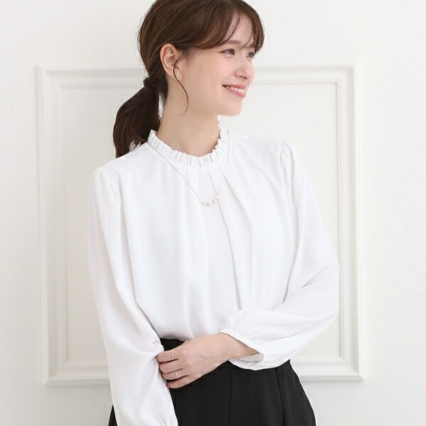【洗濯機可裏地つき】ミニフリル クルーネックブラウス／シューラルー（SHOOLARUE）