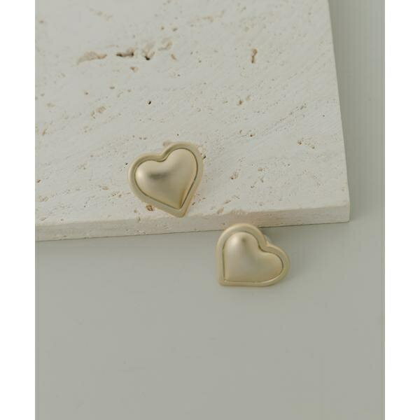 マットハートイヤリング／スメリー（SMELLY）