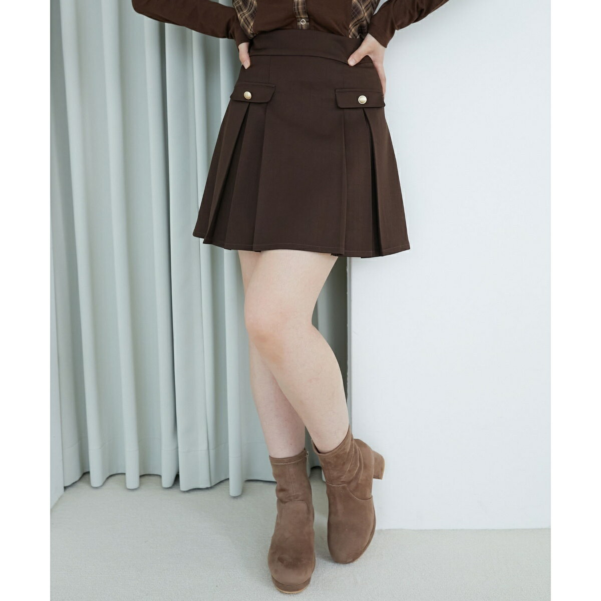 ゴールドボタンプリーツミニスカパン／マジェスティックレゴン（MAJESTIC LEGON）