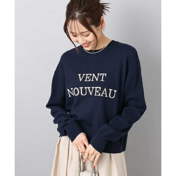 [型番：FKFBD56140]大人カジュアルに着こなしたいロゴ入りニット ■デザイン 複数の糸を使って裏側で糸を繋ぎ合わせながら編むインターシャ編みでロゴを表現したニットップルオーバー。ジャガード編みとは異なり厚みをおさえた仕上がりになるのが特徴です。後ろ釦開きデザインは前後2wayで着こなし可能。フロントのロゴと、後ろ身頃にもイニシャルのワンポイントを加えた一枚です。 ■素材 一枚着でもコートインでもちょうどいい程よい肉感のあるウール混素材を使用。やや毛足があり見た目にも暖かな素材感です。 ■コーディネート スウェットなどよりもカジュアル過ぎずに着こなしやすいロゴ入りニットは大人のカジュアルコーデに最適。前後2wayで着こなせるので、プルオーバーとしてももちろん、カーディガンとしても着こなしを楽しめます。 -------------------- 着用シーズン 春：△　夏：×　秋：◎　冬：◎ -------------------- 洗濯表示：手洗い可 透け感：なし 裏地：なし 伸縮性：あり 生地の厚さ：ふつう -------------------- ※自然光・照明の関係、パソコン・スマートフォンなどの環境により、実際と色味が違って見える場合がございます。予めご了承ください。商品の色味は、詳細画像をご参照ください。 ※サンプルでの撮影となるため、実際にお届けする商品と仕様やサイズが異なる場合がございます。■カラー：ネイビー、グレーM：着丈53 肩幅50 バスト108 そで丈52※(　)で表記されている数字はヌードサイズです。ヌードサイズとは衣服を身につけない身体のサイズです。お客様ご自身の身体サイズと比較してお選びください。 ■素材： ネイビー/グレー：本体部分 ナイロン 50% 毛 30% アクリル 20% リブ部分 ナイロン 50% 毛 29% アクリル 20% ポリウレタン 1% ■お手入： &nbsp;&nbsp;>>商品のお取り扱い方法 ■原産国： 中国【前後2way/洗える】ロゴ入りウール混ニット／MK ミッシェルクラン（MK MICHEL KLEIN ）ネイビーグレー画面上と実物では、多少色具合が異なって見える場合がございます。