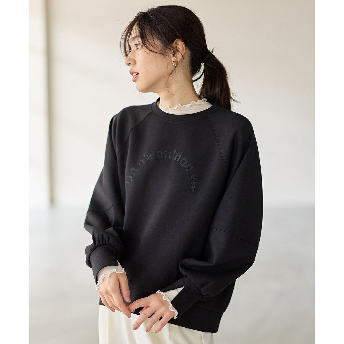 ロゴ刺繍ダンボールトレーナー／エニィ（ANY）