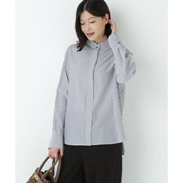 [型番：0775210102]ナチュラルな表情ときちんと感を併せ持つストライプシャツ【デザインのポイント】程よいゆったり感のストライプロールハイネックシャツです。エポーレットラグランスリーブもポイントです。後ろ身頃ヒップが隠れる着丈でおつくりしています。【素材のポイント】オーガニックコットンのナチュラル感がありながらも、レーヨンの落ち感、アセテートの清涼感を併せ持つストライプ素材です。【おすすめコーディネート】柔らかくしなやかな素材感なので一枚着としてはもちろん、ニットプルオーバーなどのインナーとしても着回せます。オールシーズン着用できるトップスです。透け感／ややあり|裏地／なし|光沢／なし|生地の厚さ／普通|伸縮性／なし|シルエット／スタンダード■カラー：3色展開M：バスト/109CM 着丈/70.5CM ゆき丈/82CM※(　)で表記されている数字はヌードサイズです。ヌードサイズとは衣服を身につけない身体のサイズです。お客様ご自身の身体サイズと比較してお選びください。 ■素材： コットン 38% レーヨン 32% アセテート 30% ■お手入： 30℃非常に弱い 漂白× アイロン150℃ ドライ弱い タンブル乾燥× 吊り干し ウェット非常に弱い&nbsp;&nbsp;>>商品のお取り扱い方法 ■原産国： ベトナム製ストライプローンハイネックシャツ／ヒューマンウーマン（human woman）グレーストライプ3ブルーストライプ3ネイビーストライプ3画面上と実物では、多少色具合が異なって見える場合がございます。