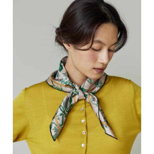 Small Classical Darlene Scarf スカーフ《Tapis Noir》／フェイバリット スキナモノ（FAVORITE SUKINAMONO）