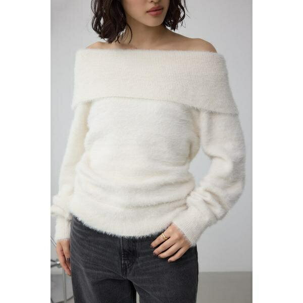 モヘヤライクオフショルダーニット