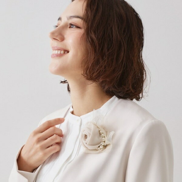 ラメチュールシフォン×フェイクパールコサージュ／オペークドットクリップ（OPAQUE.CLIP）