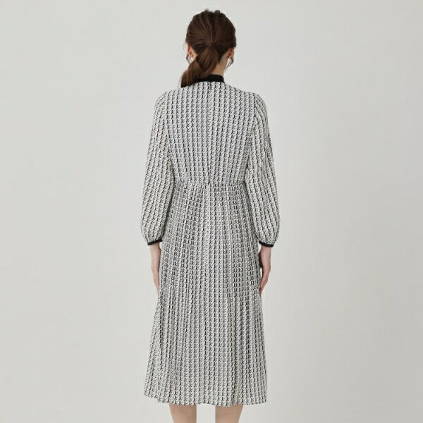 【ボウ取外し可】幾何柄プリーツワンピース／クード シャンス（COUP DE CHANCE）