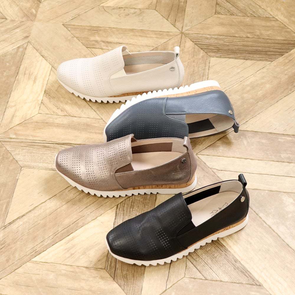 [25秋冬新色あり]軽量│パンチングスリッポン／エーエヌワイオー（ANYO）