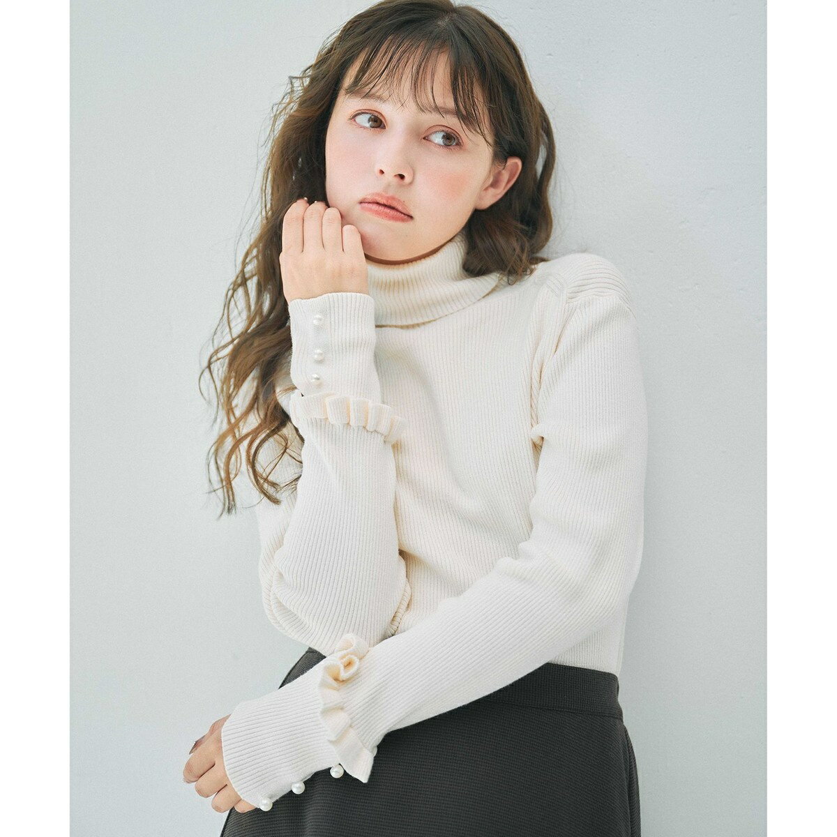 パールボタン リブタートル ニット／フェルウ（Feroux）