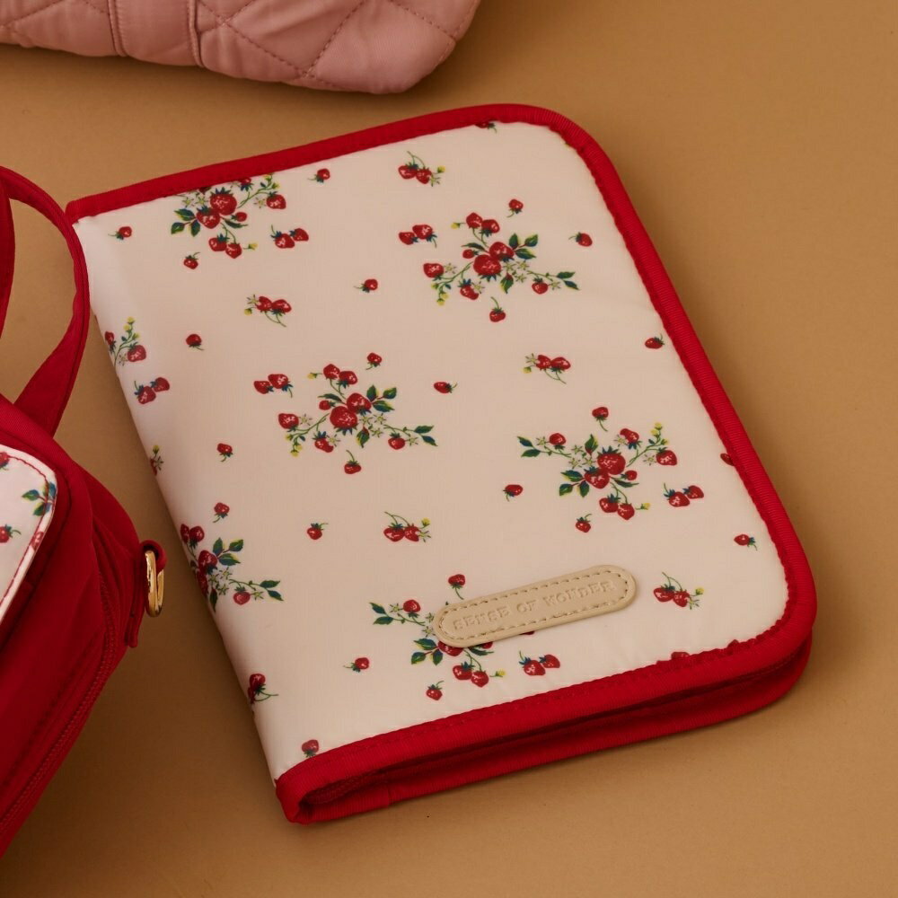 野イチゴ母子手帳ケース／センスオブワンダー（sense of wonder）