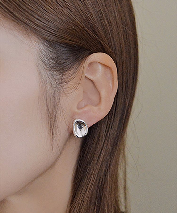 落ちないイヤリング ホローメタルクリップイヤリング／スタイロ（styiro）