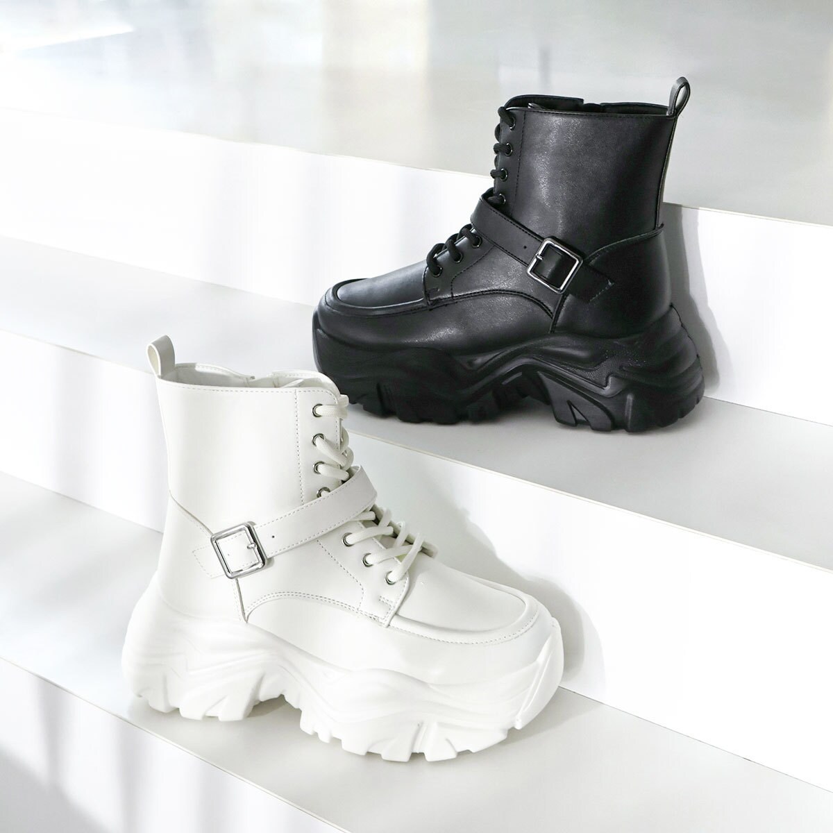 【25秋冬新作】★軽量厚底8ホールベルト付きスニーカーブーツ★2223／ラブハンター（LOVE HUNTER）