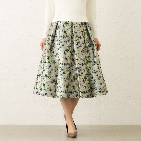 アンティークフラワー刺しゅう タックスカート／トゥービーシック（TO BE CHIC）