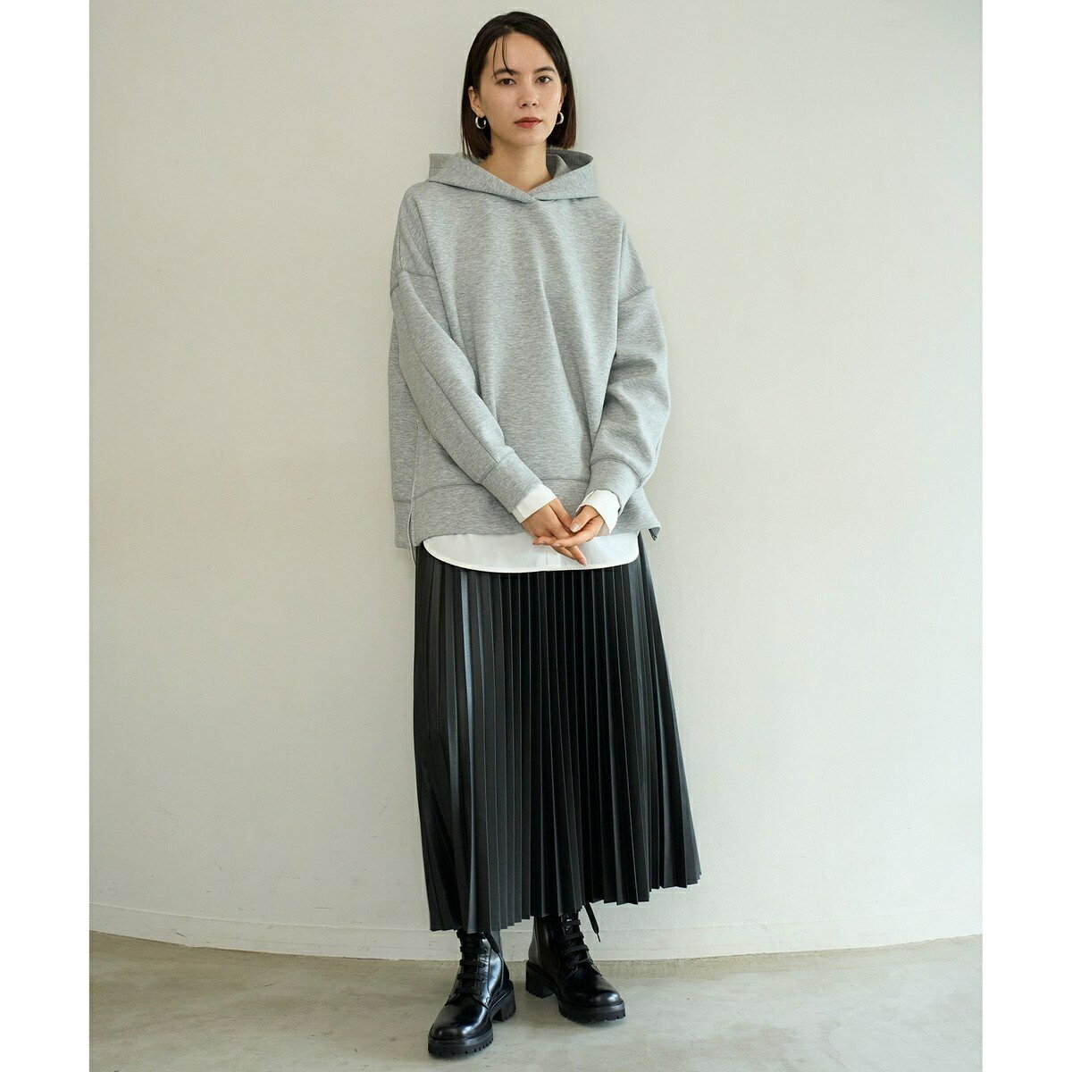 【野呂佳代さん着用】フェイクレザー プリーツスカート／アンフィーロ（UNFILO）