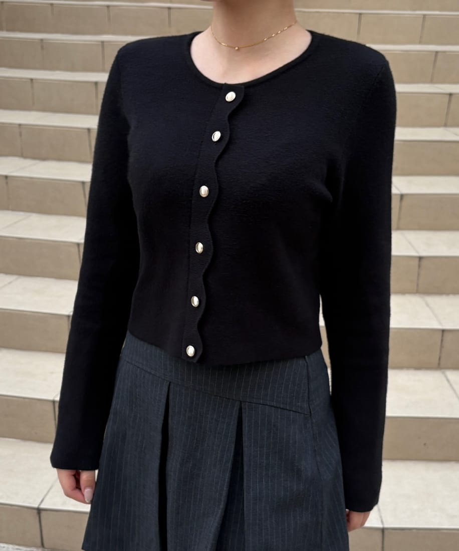 スカラップニットトップス／ジュノア（JUNOAH）