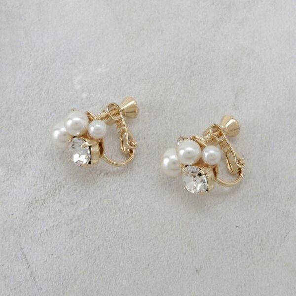 ビジューフェイクパール イヤリング／オペークドットクリップ（OPAQUE.CLIP）