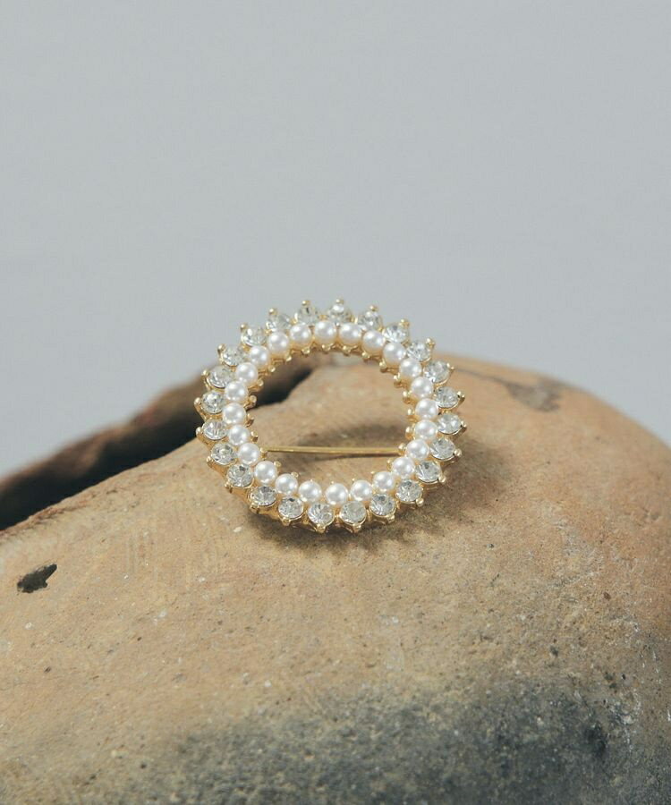 パールビジューサークルブローチ／イェッカ ヴェッカ（YECCA VECCA）