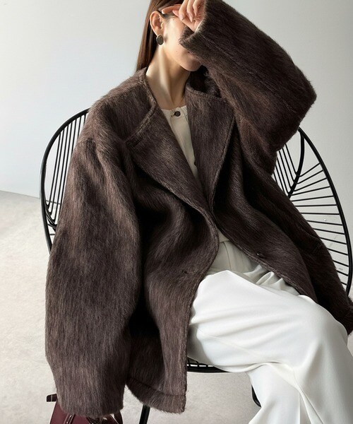 リラックス感漂うゆったり大人シルエット。ムードをまとう。ミックスシャギーミドルコート／クラシカルエルフ（Classical Elf）