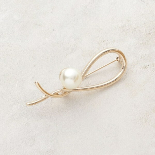 ノットデザインフェイクパールメタルブローチ／オペークドットクリップ（OPAQUE.CLIP）