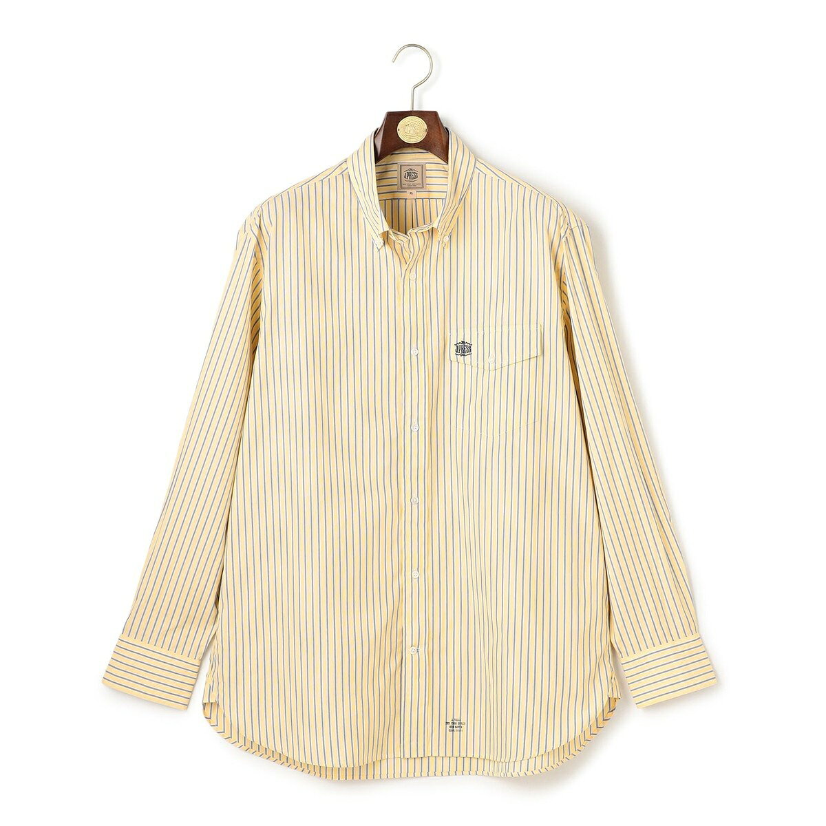 [型番：HSOXLM0212]■KING SIZEカジュアルながら品よく決まる。マルチストライプのブロードシャツ。■素材 細番手の糸を使用した、上品なマルチストライプ柄のコットンブロード生地を採用。なめらかで肌当たりがよく、軽やかな着心地が魅力です。繊細なストライプが派手になりすぎず、1枚でもジャケットのインナーとしても品よく決まります。■機能性〇家庭洗濯機洗い可能■シルエット / サイズJ.PRESSオーセンティックモデルブレザー同様に自然に身体に沿い、ダーツなどを入れずとても着易く、圧迫感のないオーセンティック(レギュラー)なシルエット。■仕様J.PRESSのトレードマークである胸元のフラップポケットにブランドのオーバル刺繍が鎮座するボタンダウンシャツ。カジュアルカテゴリーでありながら、脇の3mmステッチや裾の3mmの三つ巻き仕様など、ドレスシャツのテクニックが存分に生かされています。■コーディネート/関連アイテム その高い汎用性が魅力です。J.PRESSらしいタイドアップスタイルはもちろん、Tシャツの上に羽織ったり、洗いざらしでラフに着こなしたりと、現代的なカジュアルスタイルにもぴったりです。流行に左右されない普遍的なデザインで、あなたのスタイルを格上げします。■デザイナーコメント J.PRESSを象徴するアイテムの一つであるパッチ＆フラップのオックスフォードボタンダウンシャツ。オーバルのアイコンがアイキャッチに。※モデル・平置き画像の商品はサンプルです。実際の商品と色味、仕様、加工、サイズ、素材等が若干異なる場合がございます。色味・ディテールに関しては、ハンガー(吊り)画像、ご確認ください。※照明の関係により、実際よりもやや明るく見える場合がございます。またパソコンなどの環境により、若干製品と画像のカラーが異なる場合もございます。予めご了承くださいませ。■カラー：イエロー系1、グリーン系12L：着丈81.7 身幅61.5 肩幅51.4 そで丈63.03L：着丈83.0 身幅64.5 肩幅53.5 そで丈63.84L：着丈83.8 身幅68.0 肩幅55.0 そで丈64.25L：着丈84.5 身幅70.5 肩幅57.0 そで丈65.5※(　)で表記されている数字はヌードサイズです。ヌードサイズとは衣服を身につけない身体のサイズです。お客様ご自身の身体サイズと比較してお選びください。 ■素材： 綿:100% ■お手入： 洗濯機、酸素系漂白剤可、タンブル乾燥不可、自然乾燥、アイロン仕上げ可、ドライ、ウエットクリーニング可&nbsp;&nbsp;>>商品のお取り扱い方法 ■原産国： ラオス【KING SIZE】ブロードマルチストライプ シャツ / B.D.／Jプレス（J.PRESS）イエロー系1グリーン系1画面上と実物では、多少色具合が異なって見える場合がございます。