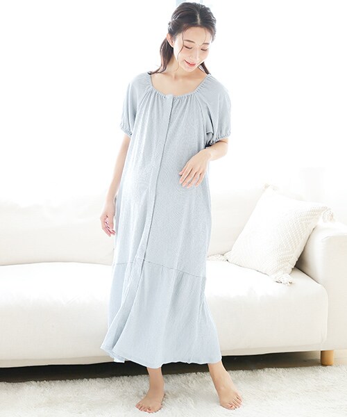 [型番:2529523]ママに嬉しい便利な機能がたくさん詰まったワンピース！2way仕様で授乳もしやすい。くしゅっとやわらかな素材で暑い夏にも快適な着心地。ママがご機嫌になる大人可愛いデザイン♪■カラー：ネイビー、ブルーマタニティM〜L：バスト 86〜101cm、ヒップ 87〜106cm、身長 154〜162cm、腹囲 81〜110cm※(　)で表記されている数字はヌードサイズです。ヌードサイズとは衣服を身につけない身体のサイズです。お客様ご自身の身体サイズと比較してお選びください。 ■素材： ポリエステル 95%、ポリウレタン 5% ■お手入： ・洗濯ネットをご使用ください。 ・色移りしますので淡色のものと分けて洗濯してください。&nbsp;&nbsp;>>商品のお取り扱い方法 ■原産国： 中国美デコルテシャーリングネグリジェ | マタニティウェア・授乳服／犬印マタニティ＆ベビー（inujirushimaternity＆baby）ネイビーブルー画面上と実物では、多少色具合が異なって見える場合がございます。