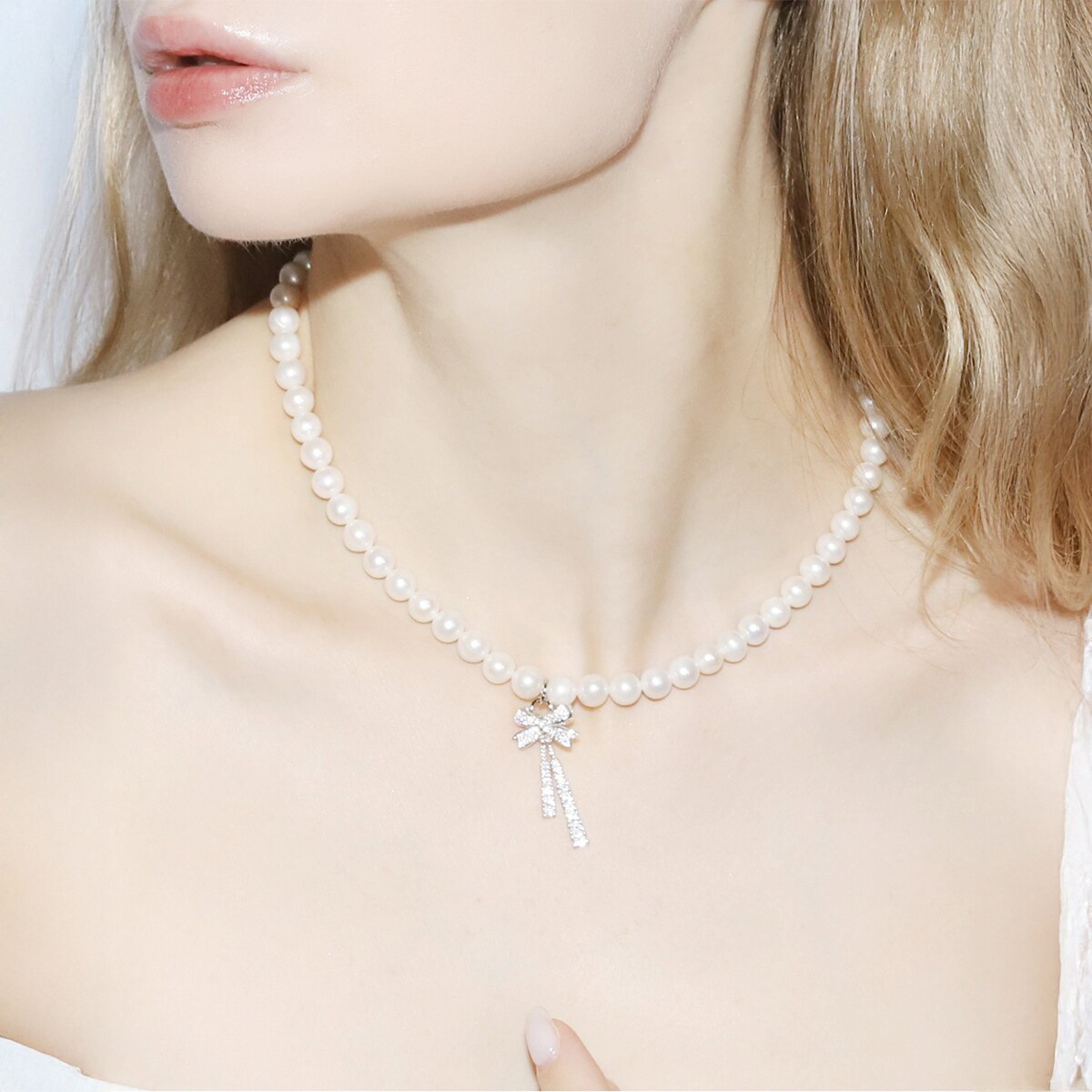 Rhinestone - Rhinestone Ribbon Pearl Necklace／オーラリン（Auralyn）