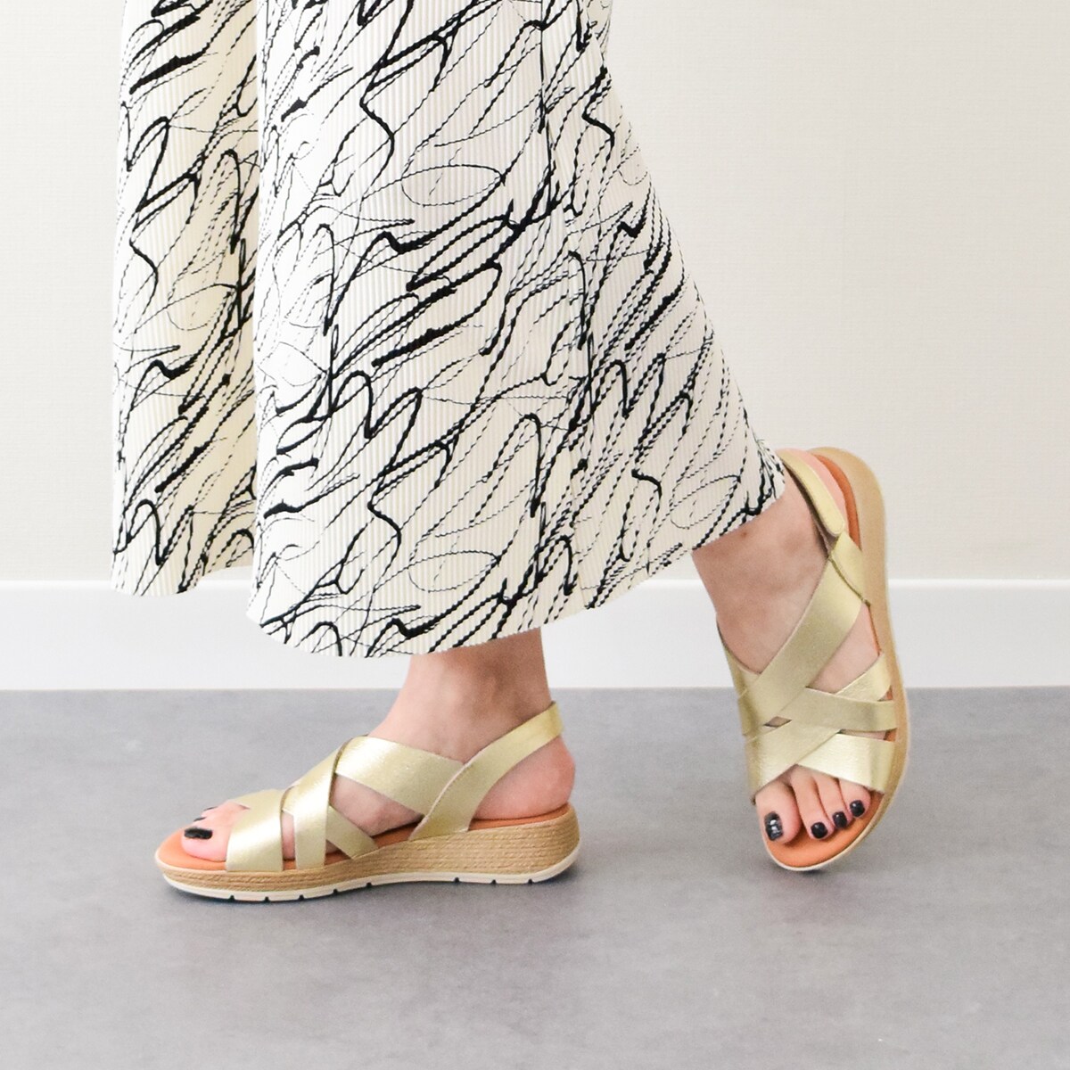 Marila◆3.8cmヒール◆厚底メタリックレザーサンダル／マリラ（Marila）