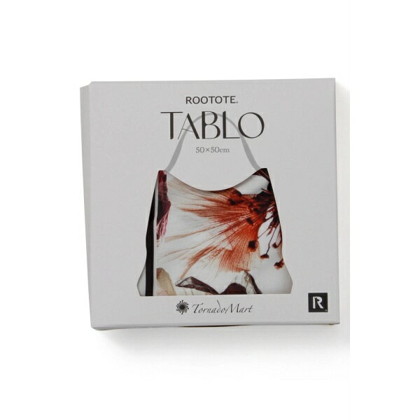 [型番：2002342][DESIGN] トートバッグの概念を覆すROOTOTEの人気モデル『TABLO』に、TORNADO MARTが別注をかけたダブルネームアイテム。 最大の特徴は、ブランドのアイデンティティを象徴する、艶やかで力強い「大花柄」。広げた瞬間に鮮烈なアートが完成するその佇まいは、単なるバッグの枠を超え、日常をドラマティックに彩るオブジェのような存在感を放ちます。 軽やかで繊細な質感はまさにスカーフそのもの。いつものスタイルに添えるだけで、モードな感性を加速させる逸品です。 [TEXTILE] 素材には、滑らかな手触りと上品な光沢が特徴のポリエステルサテンを採用。 ポリエステル特有の発色の良さを活かし、ブランドの代名詞である「大花柄」の細部まで鮮明に表現しました。光の角度によってドラマティックに変化するサテンの艶が、花々をより立体的に、エロティックに浮かび上がらせます。スカーフのような繊細なルックスでありながら、日常使いに耐えうる強度を併せ持った、機能美溢れるテキスタイルです。■カラー：ブラック、ホワイト※(　)で表記されている数字はヌードサイズです。ヌードサイズとは衣服を身につけない身体のサイズです。お客様ご自身の身体サイズと比較してお選びください。 ■素材： ■お手入： &nbsp;&nbsp;>>商品のお取り扱い方法 ■原産国：TORNADO MART∴TABLOベッチュウスカーフトートバッグ／トルネードマート（TORNADO MART）ブラックホワイト画面上と実物では、多少色具合が異なって見える場合がございます。