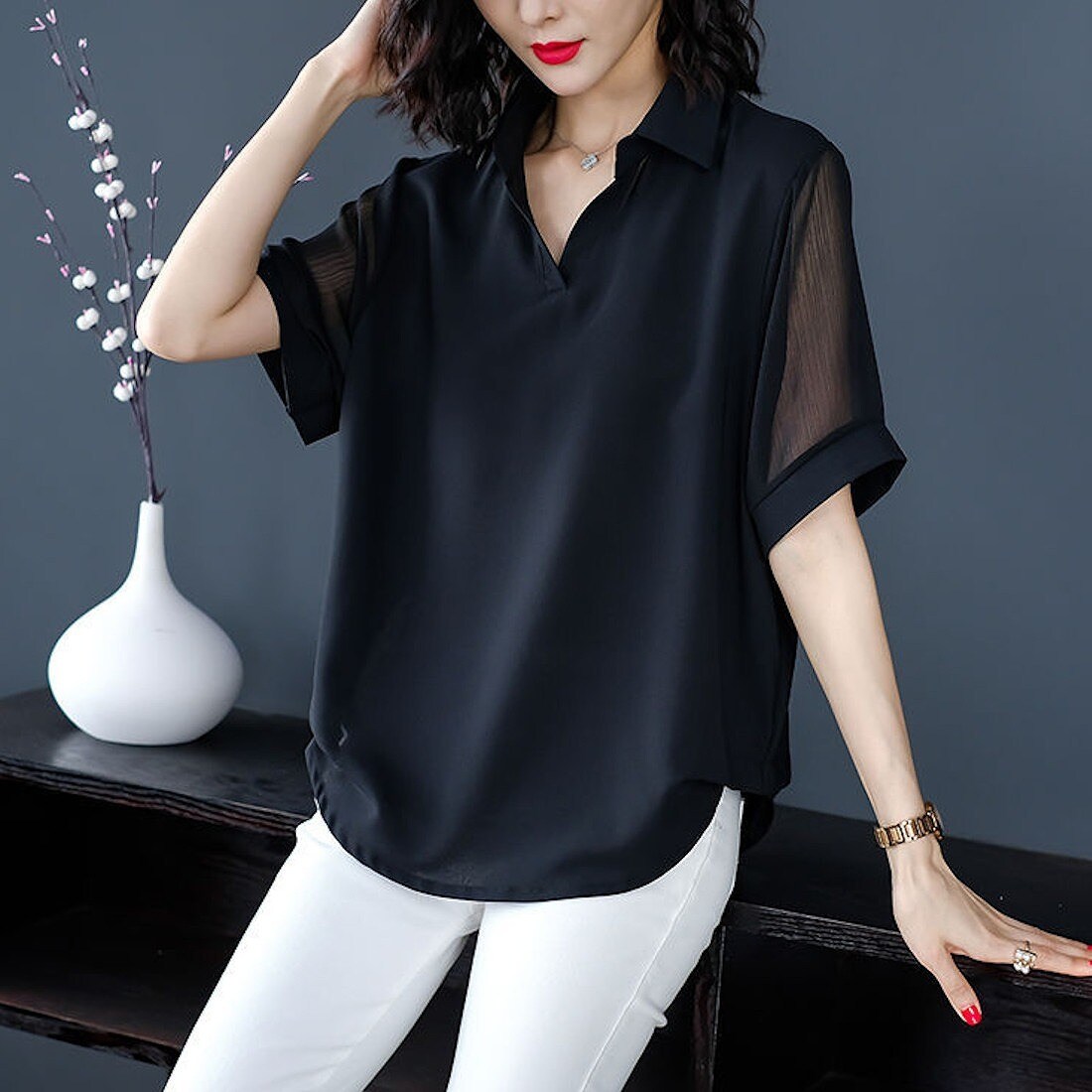 シアースリーブシフォン半袖夏服シャツブラウス。ビジネスにも使える／メゾンドラティール（maison de LATIR）