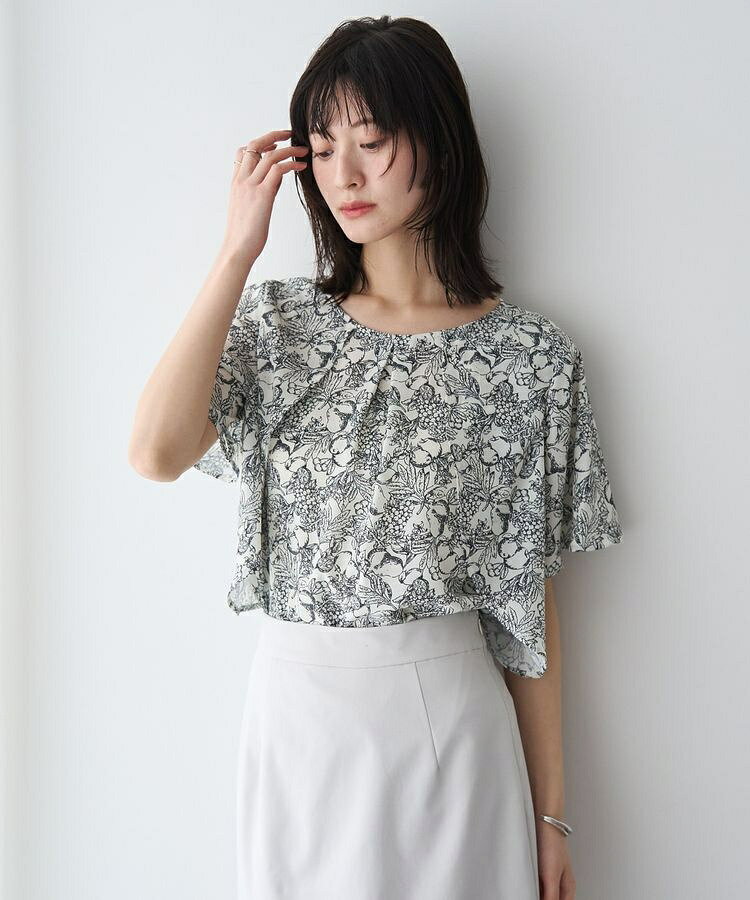 ラインフルーツ柄ラッフルブラウス／イェッカ ヴェッカ（YECCA VECCA）