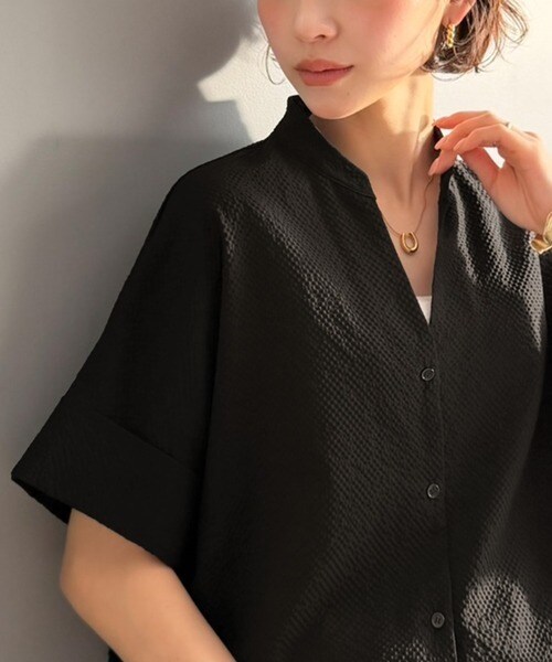 品のある抜け感で、休日にも、オフィスにも。バンドカラースキッパーサッカーシャツ（半袖）／クラシカルエルフ（Classical Elf）
