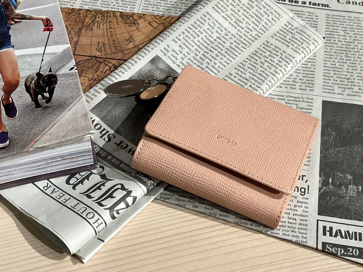 COMME CA　コムサ　シュリー　型押しレザー　外BOX二つ折り札入／コムサ（COMME CA）