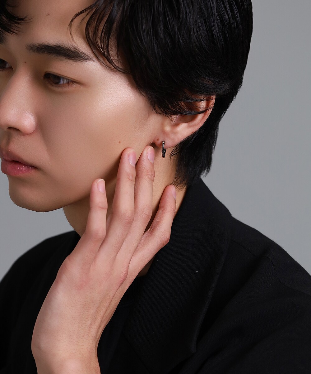 丸井(マルイ)楽天市場店のLH for Gift クロッシングピアス/ブラックツイストフープ Mサイズ/シルバー925／ライオンハート（LION HEART）｜アングル3