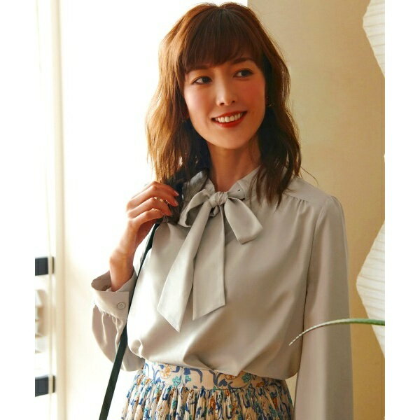 ボウタイブラウス／ルイルエブティック（RUIRUE BOUTIQUE）のサムネイル