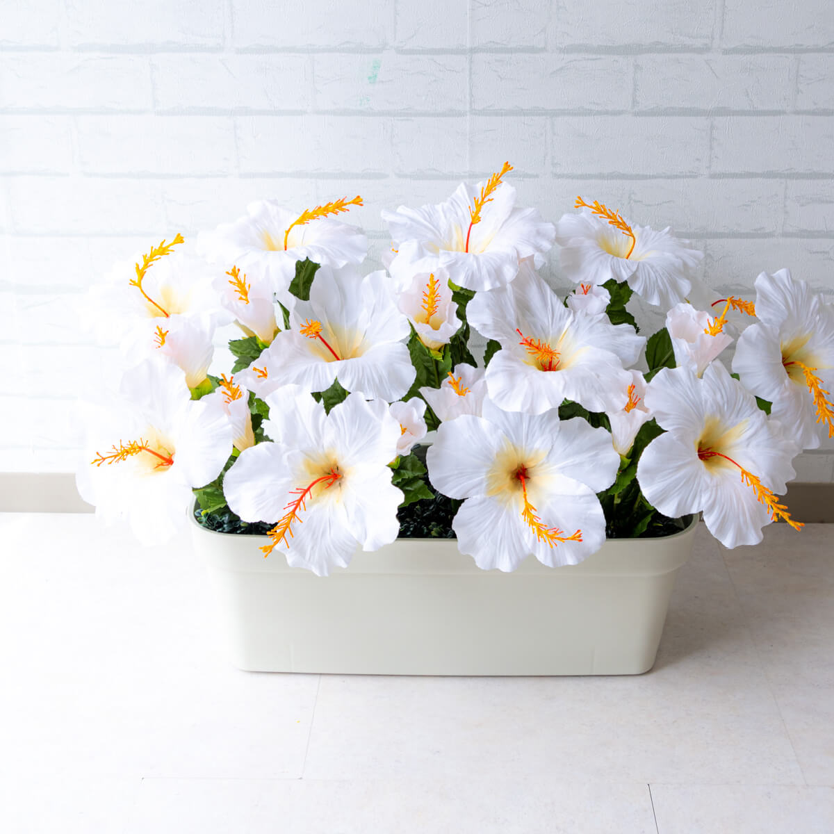 造花プランター フラワープランター フラワーアレンジメント フェイクグリーン 店舗装飾 ディスプレイ パチンコ店 工事現場 住宅展示場 モデルハウス ショールーム 夏装飾 ホワイト/PF293-WH 造花プランター(ハイビスカス/ホワイト):Cプ